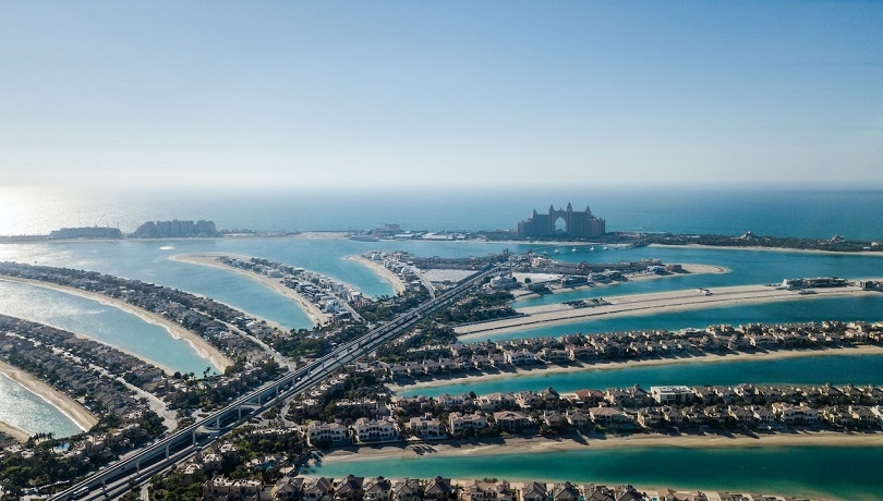 Palm Jumeirah . Photo by Abid  Bin Nazar . Source : www.pexels.com