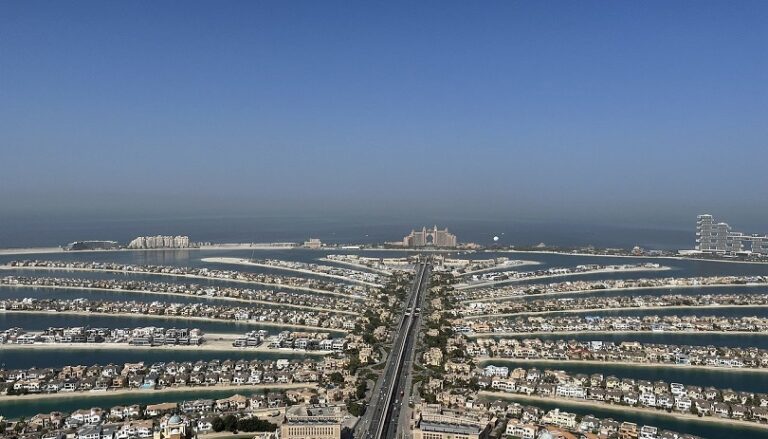 تسجل نخلة جميرا في دبي بيع فلل فاخرة بأسعار قياسية