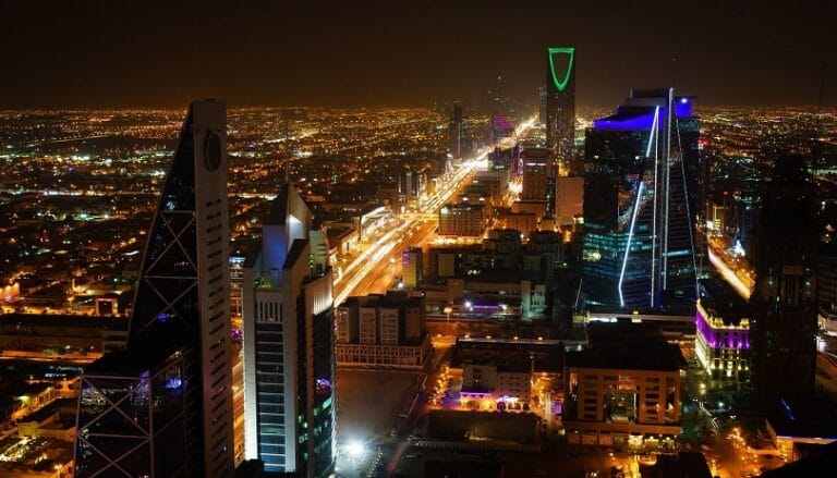 شركة اعمار العقارية تبحث تطوير بناء مشاريع سكنية في السعودية