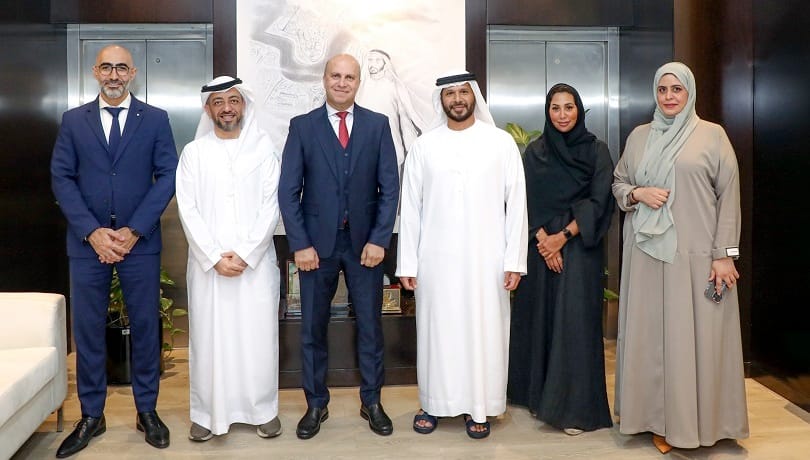 خلال توقيع الاتفاقية بين دائرة الاراضي والأملاك و معهد ثينك بروب للتدريب العقاري