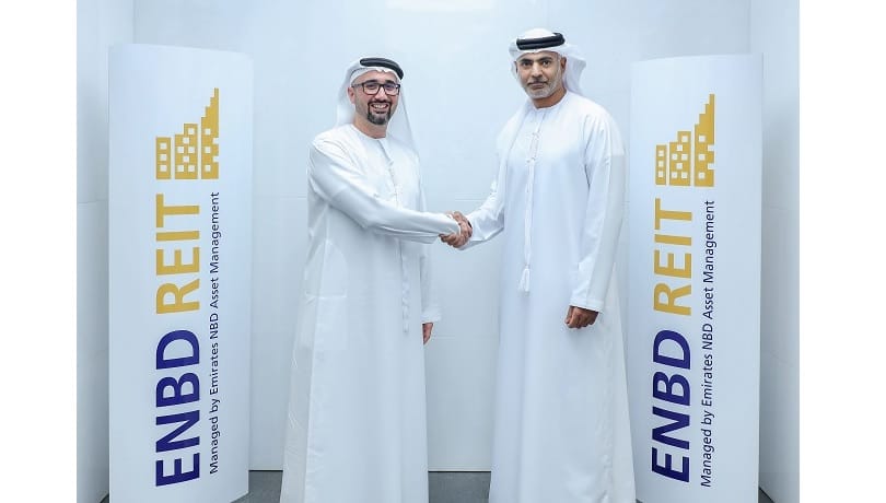 من اليمين لليسار  علي المزروعي والدكتور طارق بن هندي