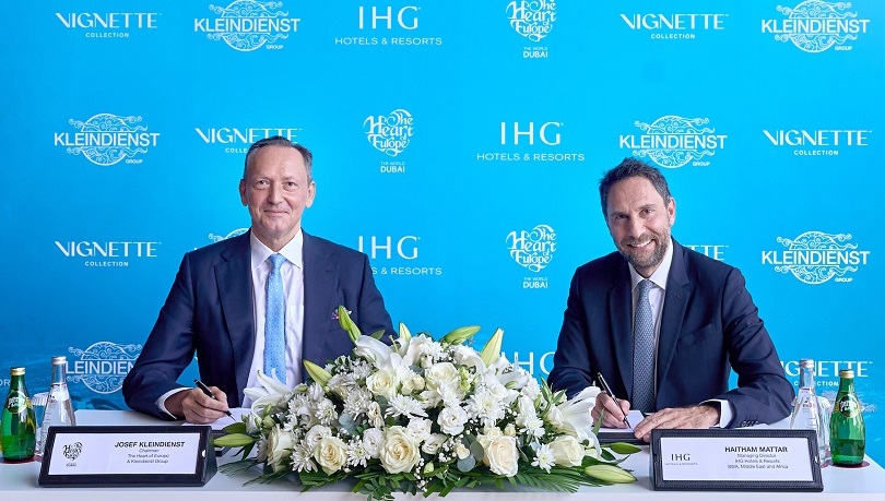 خلال توقيع الاتفاقية بين  مجموعة فنادق ومنتجعات IHG ومجموعة كليندينست