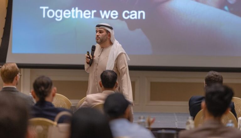الدكتور محمود البرعي خلال جلسة تعريفية حول تعاون دائرة الاراضي والاملاك في دبي مع أكاديمية بيوت