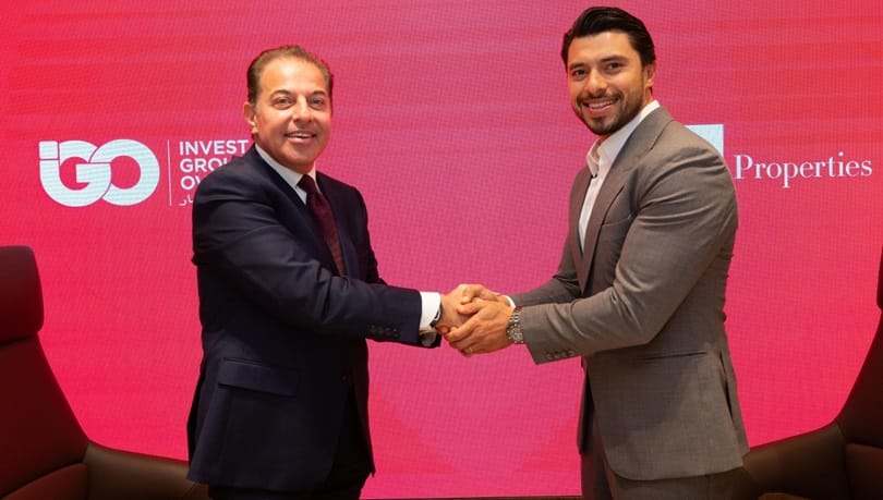 أنس الكزبري وفراس المسدي خلال التوقيع على الاتفاقية