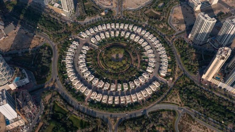 قرية جميرا الدائرية استحوذت على العدد الأكبر من الوحدات العقارية التي تم تسليمها في دبي خلال 2025