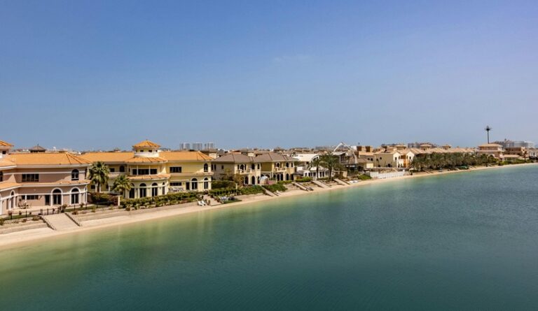 سجلت مبيعات الفلل في دبي 34671 صفقة بنمو 11% خلال 2025