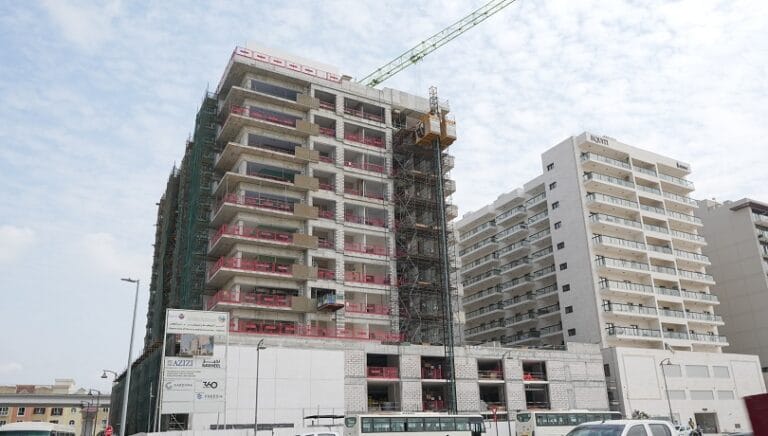 مشروع عزيزي زين في الفرجان يحقق تقدماً في أعمال البناء