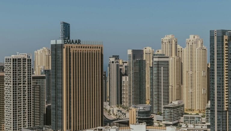 حركة تداول نشطة في السوق العقاري بدبي