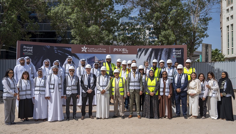 خلال وضع حجر أساس مشروعين ضمن المرحلة الأولى لتطوير مدينة دبي الطبية