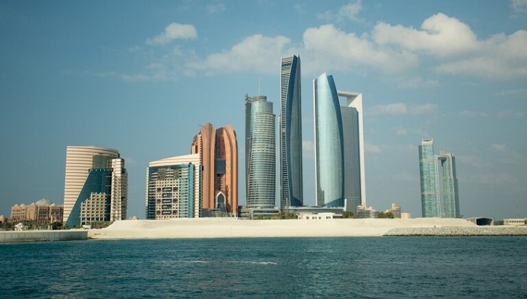 إمكانية العميل من الحصول على موافقة مبدئية لتمويل حنى نصف قيمة العقار