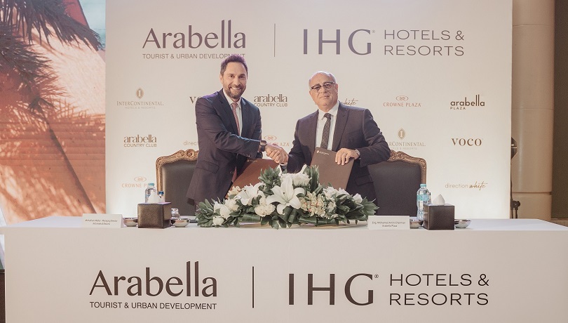 خلال توقيع الاتفاقية بين مجموعة فنادق ومنتجعات IHG  وشركة أرابيلا جروب