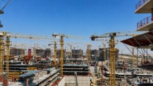 «عزيزي» تبحث عن 4,000 من مقاولي الباطن في الإمارات لعقود تنفيذ مشاريعها العقارية