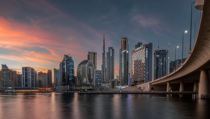 تعتبر منطقة الخليج التجاري من أبرز مناطق المكاتب والأعمال في دبي تعتبر منطقة الخليج التجاري من أبرز مناطق المكاتب والأعمال في دبي