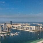 جميع التكاليف والضرائب والرسوم