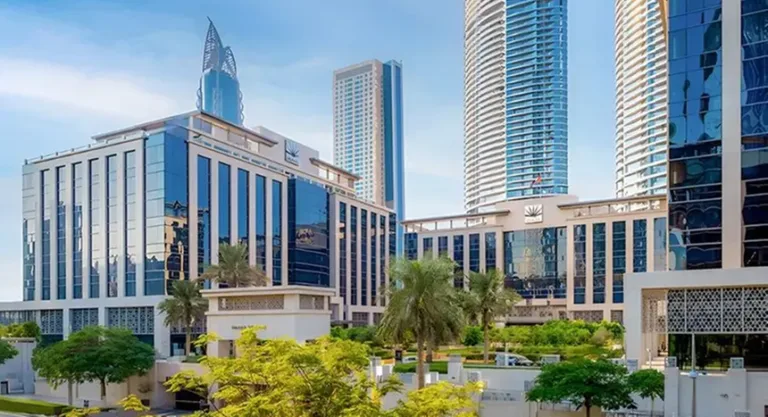Emaar Square 3 is an eight-story commercial building spanning approximately 379,000 sq ft in Downtown Dubai.