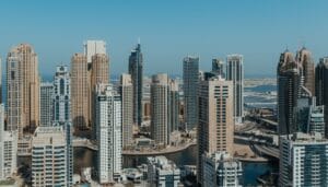إطلاق 13 مشروعاً عقارياً جديداً في دبي بـ 2,326 وحدة سكنية خلال أغسطس 2026