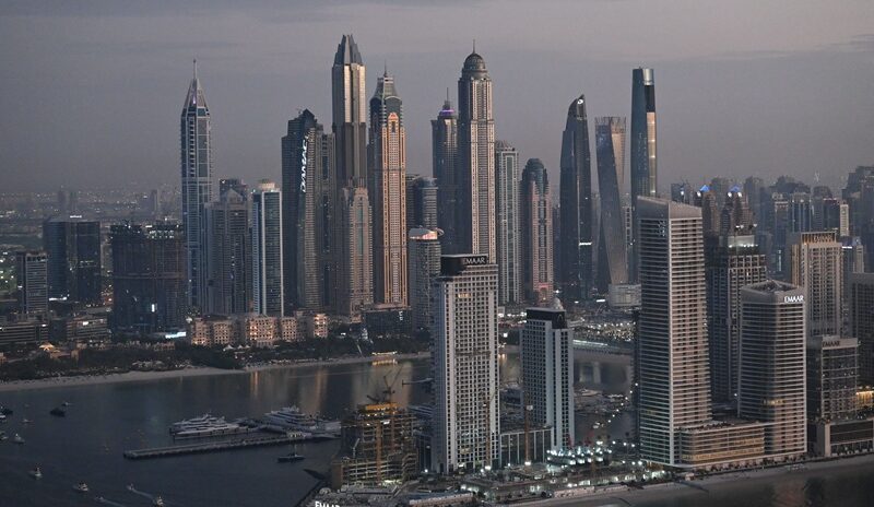 مبيعات العقارات في دبي خلال أكتوبر تقفز 18% إلى 9.3 مليار دولار مبيعات العقارات في دبي خلال أكتوبر تقفز 18% إلى 9.3 مليار دولار