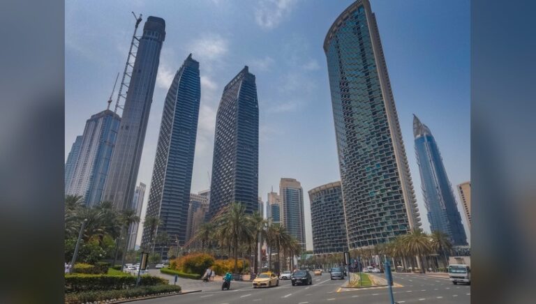 عدد استثمارات غير المقيمين الجدد في عقارات دبي يرتفع 42% في 2025
