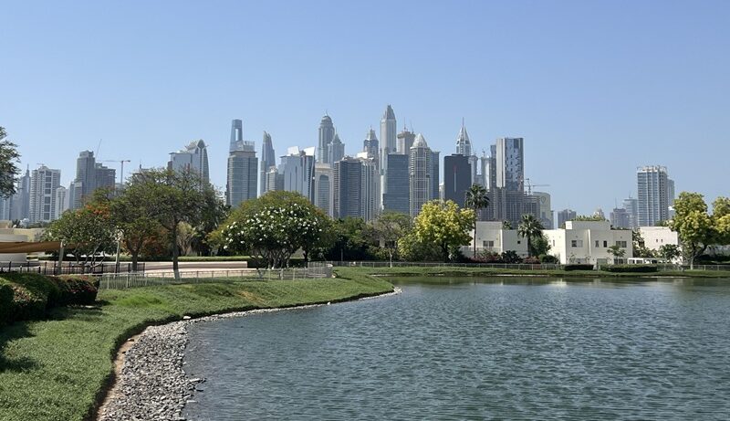 استبيان : 45 % من المستأجرين في الإمارات يفكرون في شراء منزل بدلاً من الإيجار استبيان : 45 % من المستأجرين في الإمارات يفكرون في شراء منزل بدلاً من الإيجار